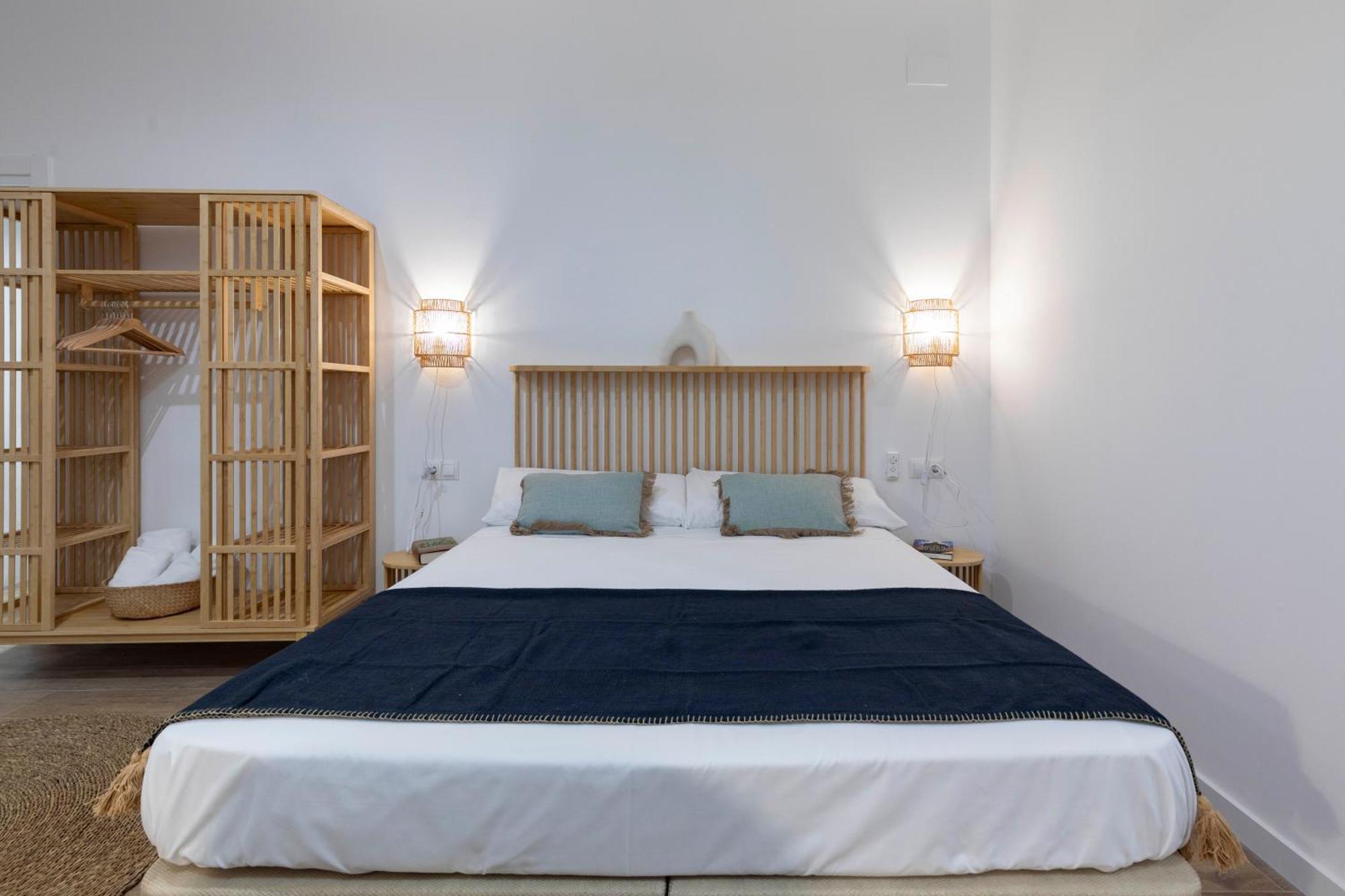 Travel Habitat Mediterranean Suites Valensiya Dış mekan fotoğraf