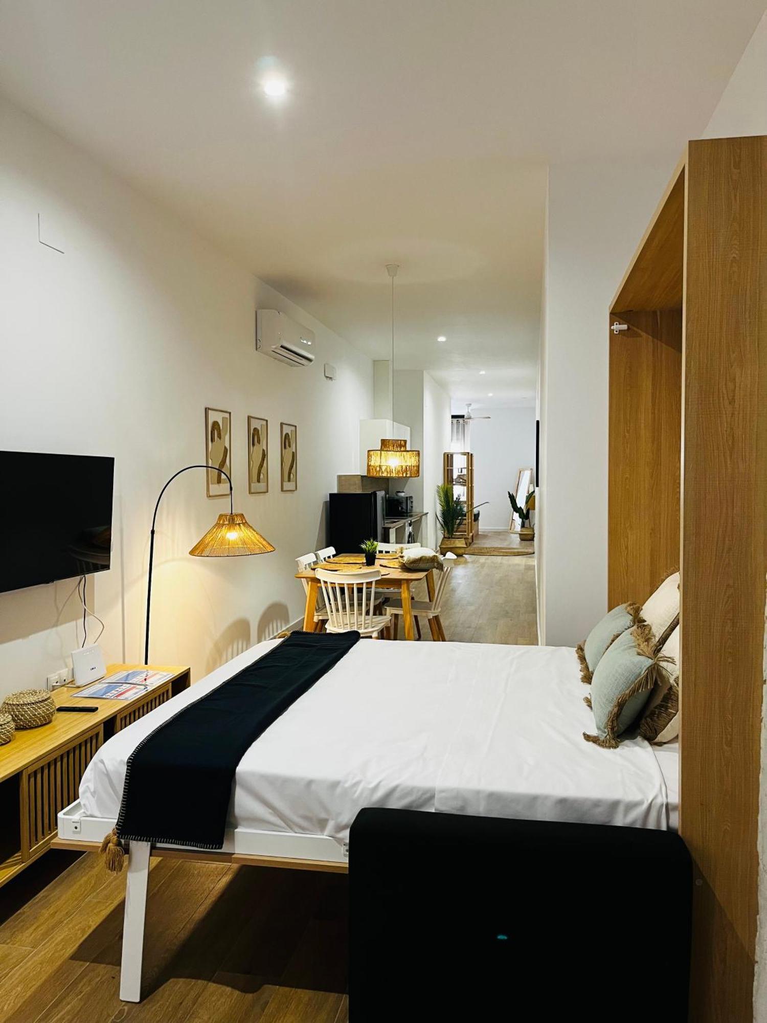 Travel Habitat Mediterranean Suites Valensiya Dış mekan fotoğraf