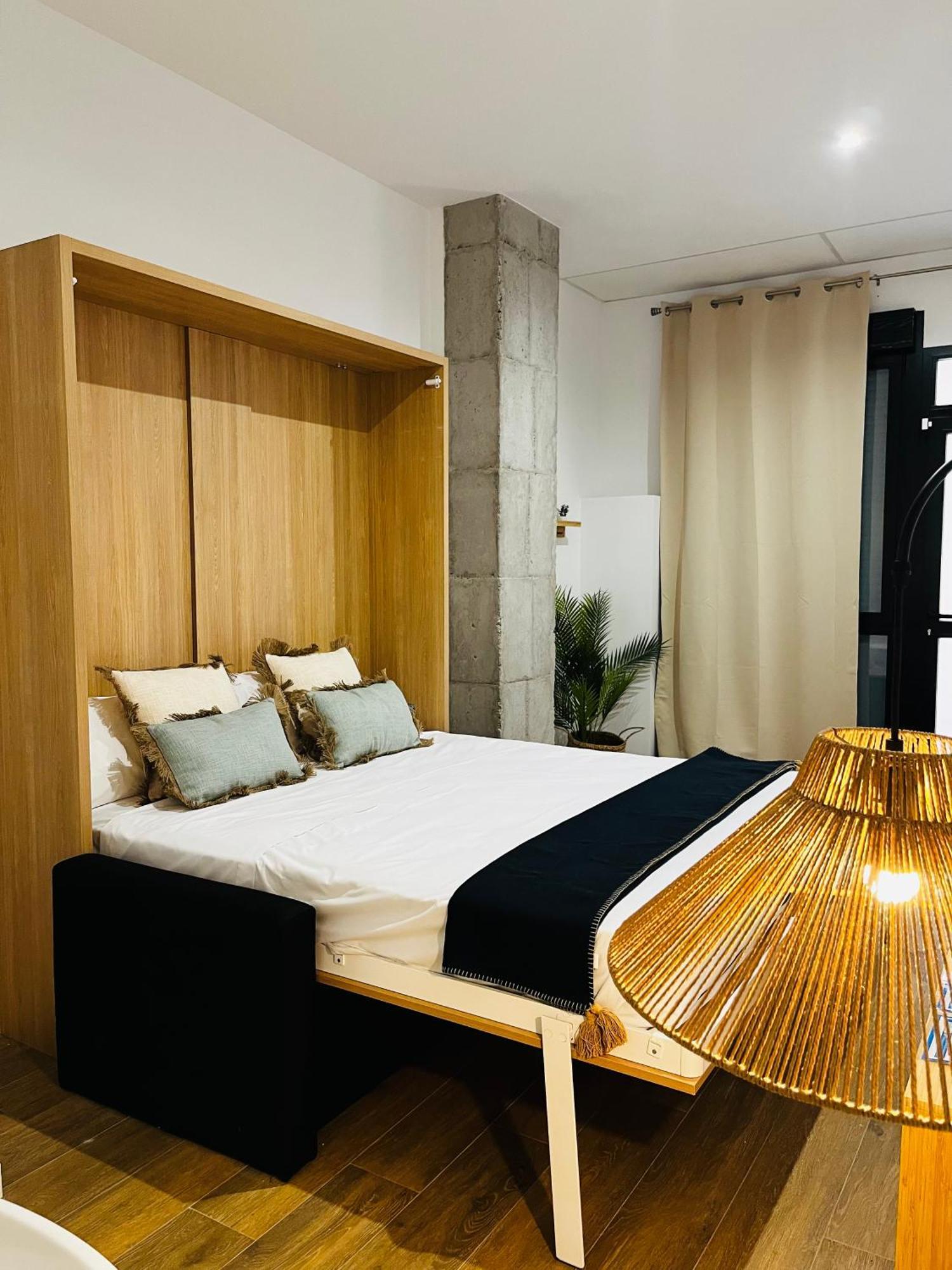 Travel Habitat Mediterranean Suites Valensiya Dış mekan fotoğraf