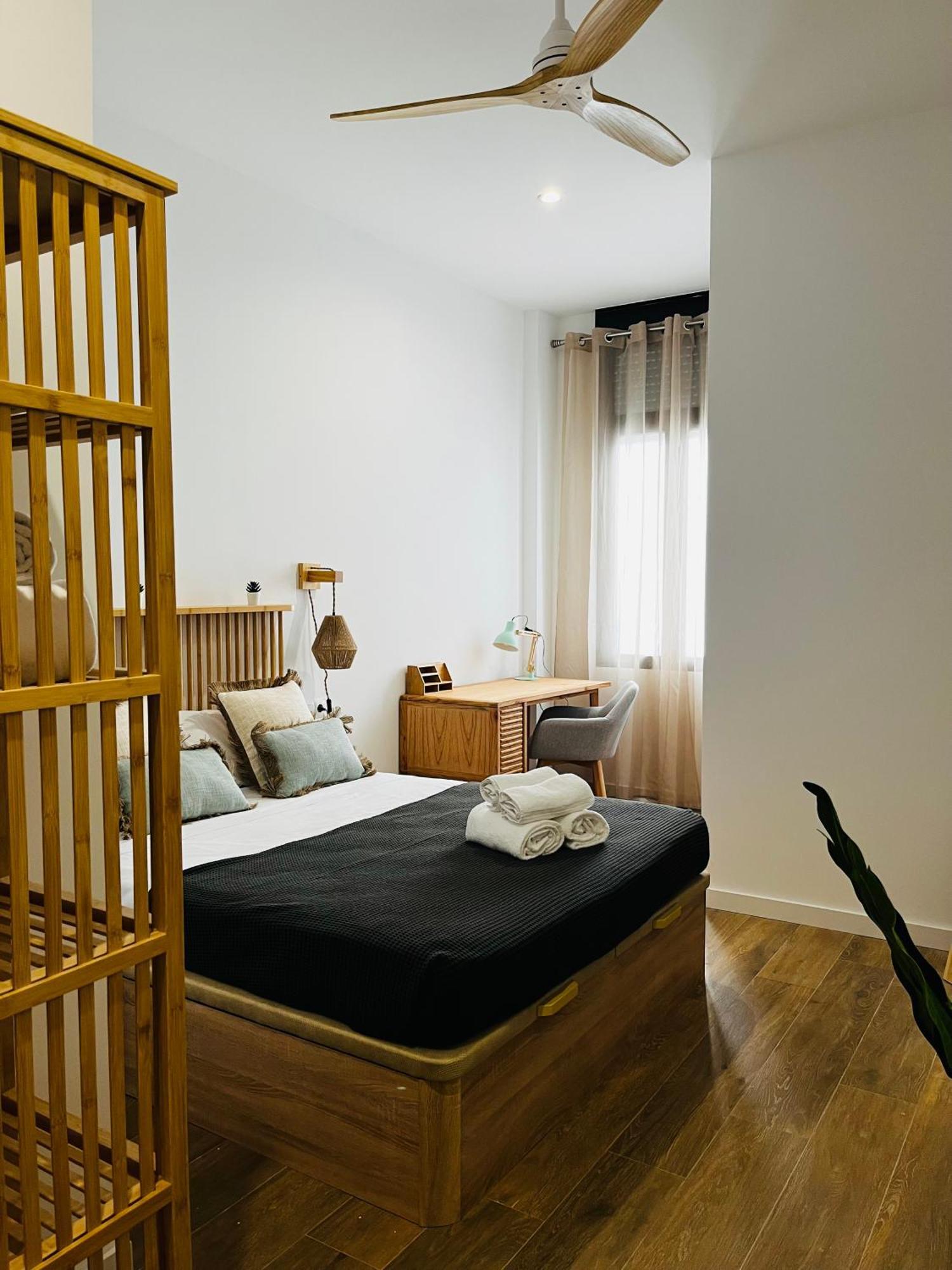 Travel Habitat Mediterranean Suites Valensiya Dış mekan fotoğraf