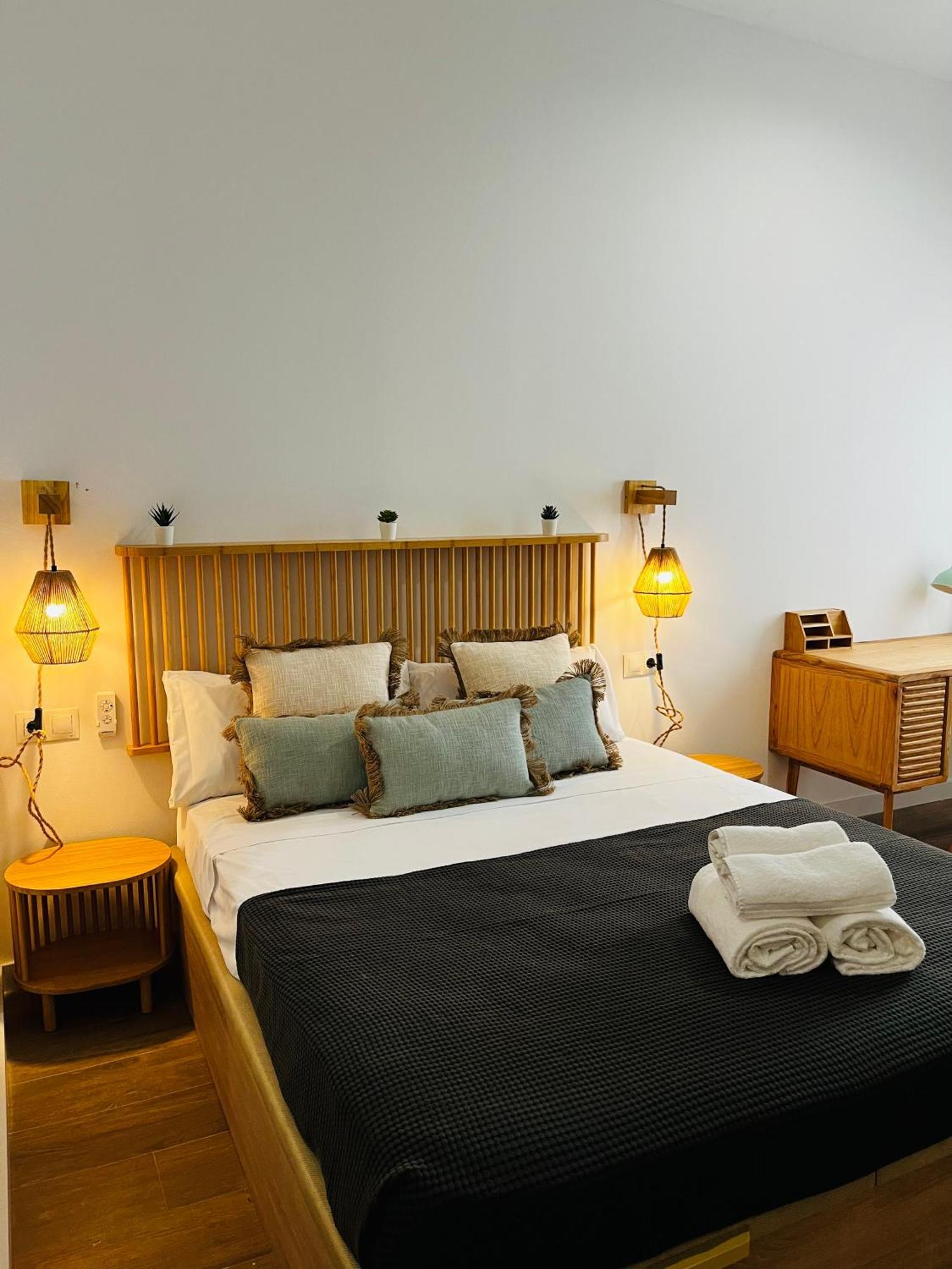 Travel Habitat Mediterranean Suites Valensiya Dış mekan fotoğraf