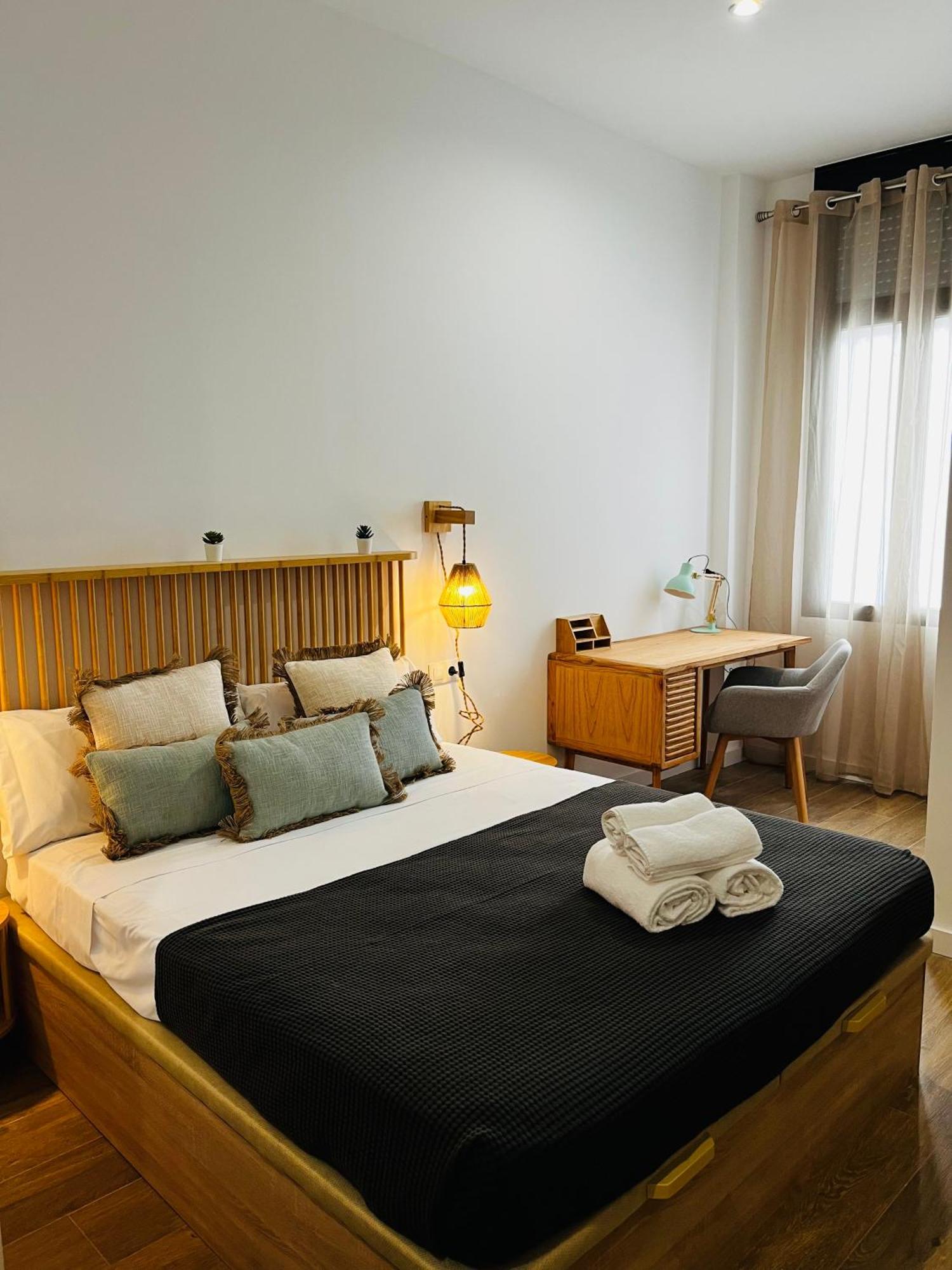 Travel Habitat Mediterranean Suites Valensiya Dış mekan fotoğraf