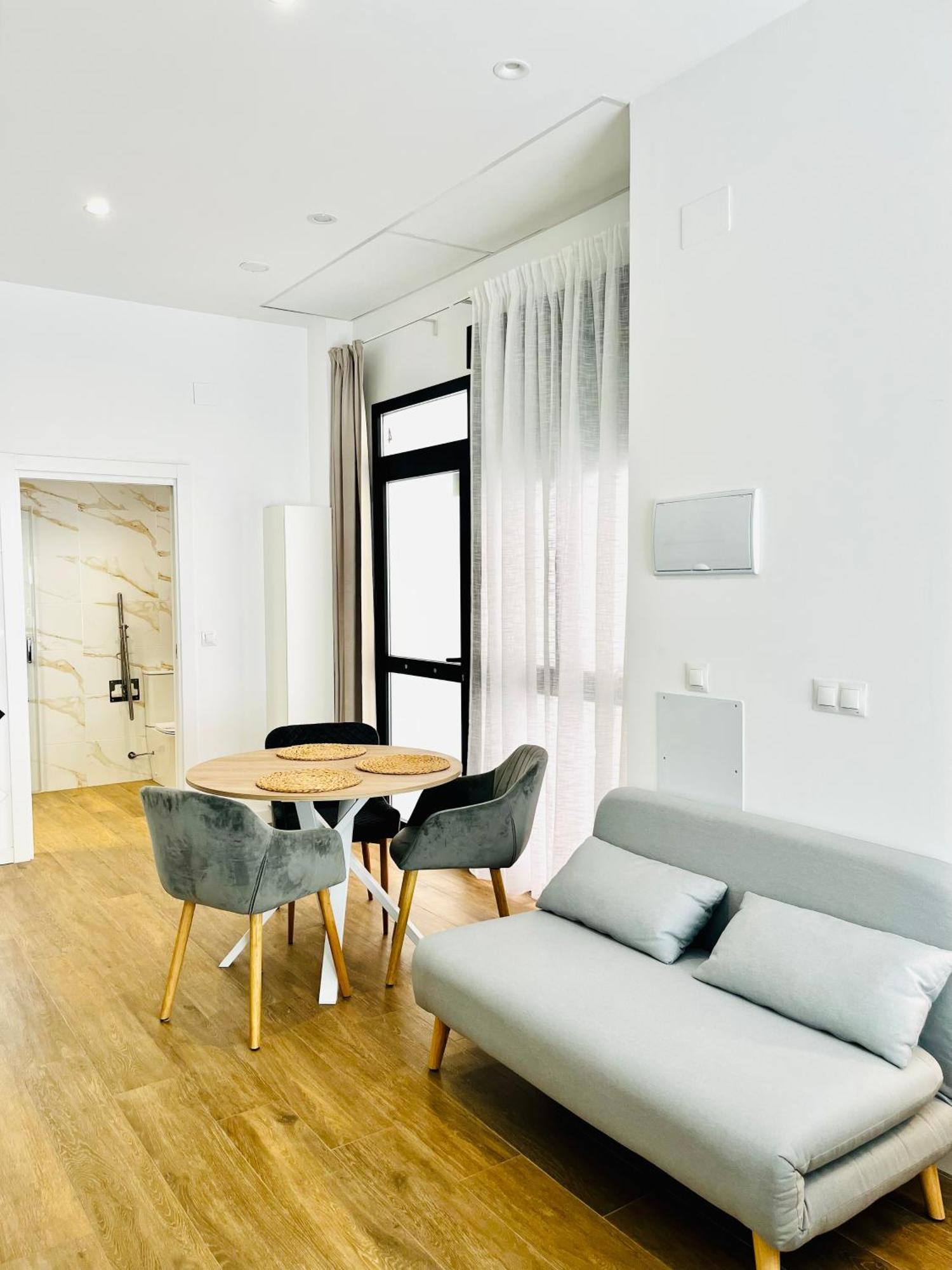 Travel Habitat Mediterranean Suites Valensiya Oda fotoğraf