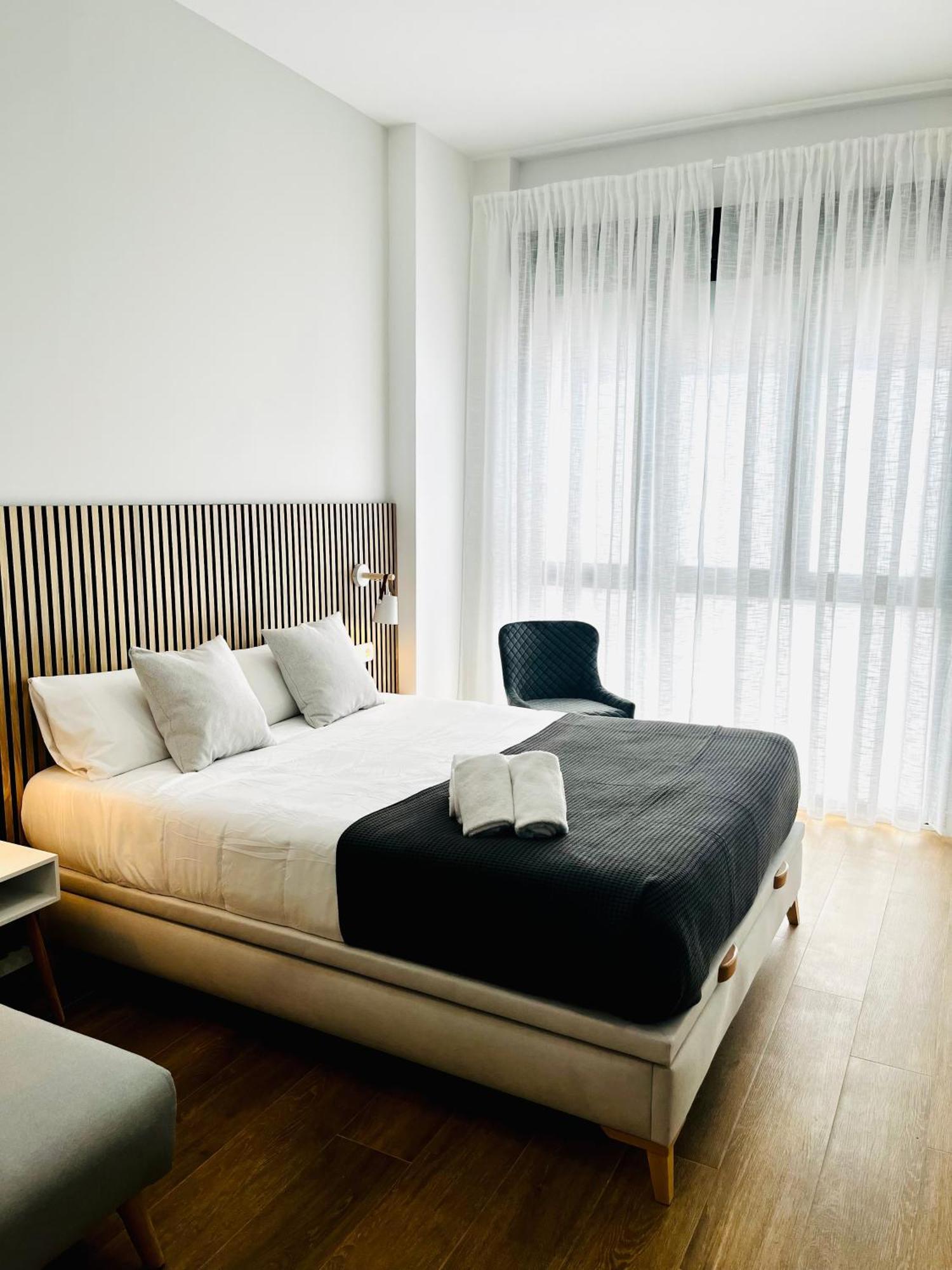 Travel Habitat Mediterranean Suites Valensiya Dış mekan fotoğraf