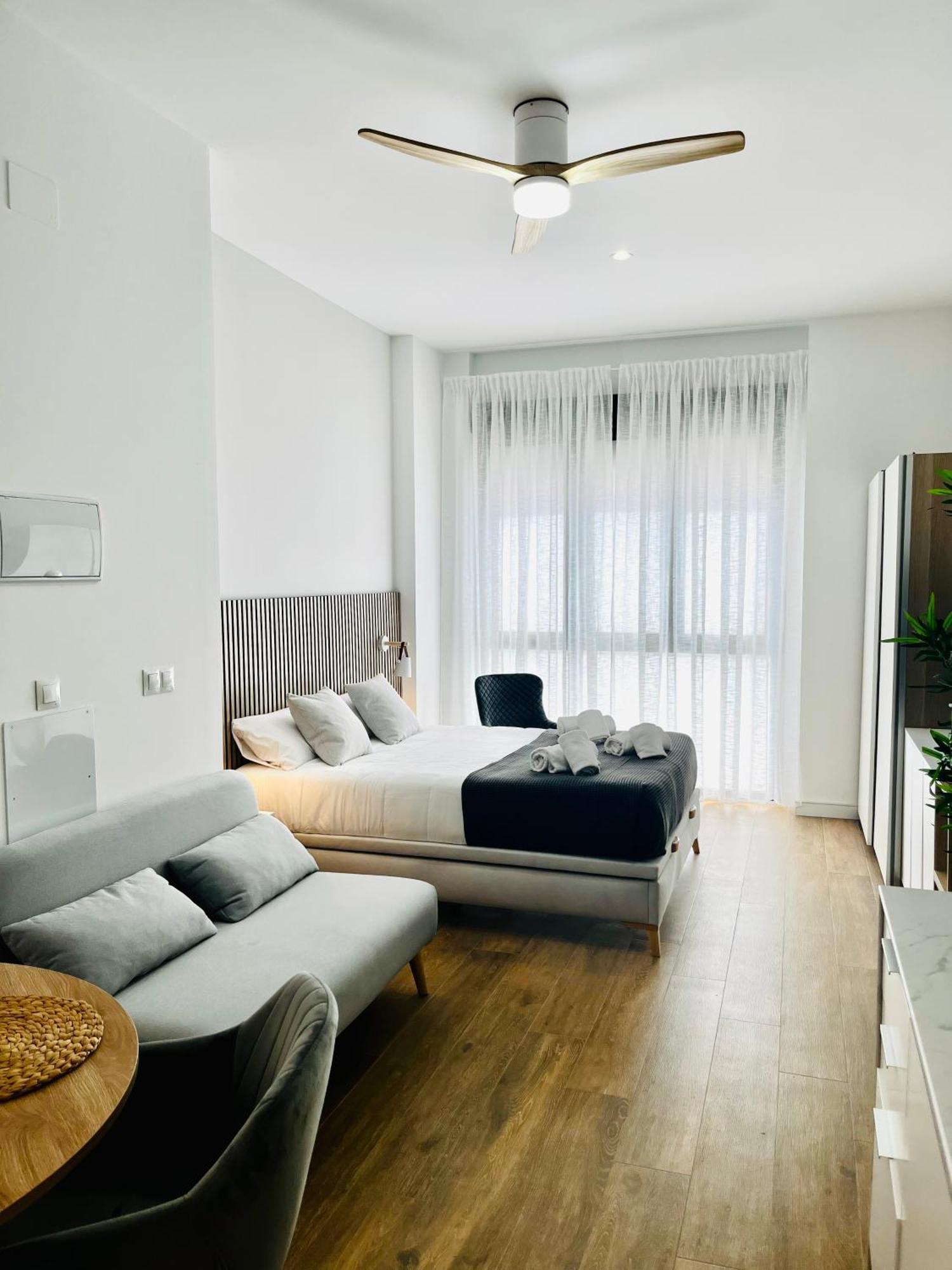 Travel Habitat Mediterranean Suites Valensiya Dış mekan fotoğraf