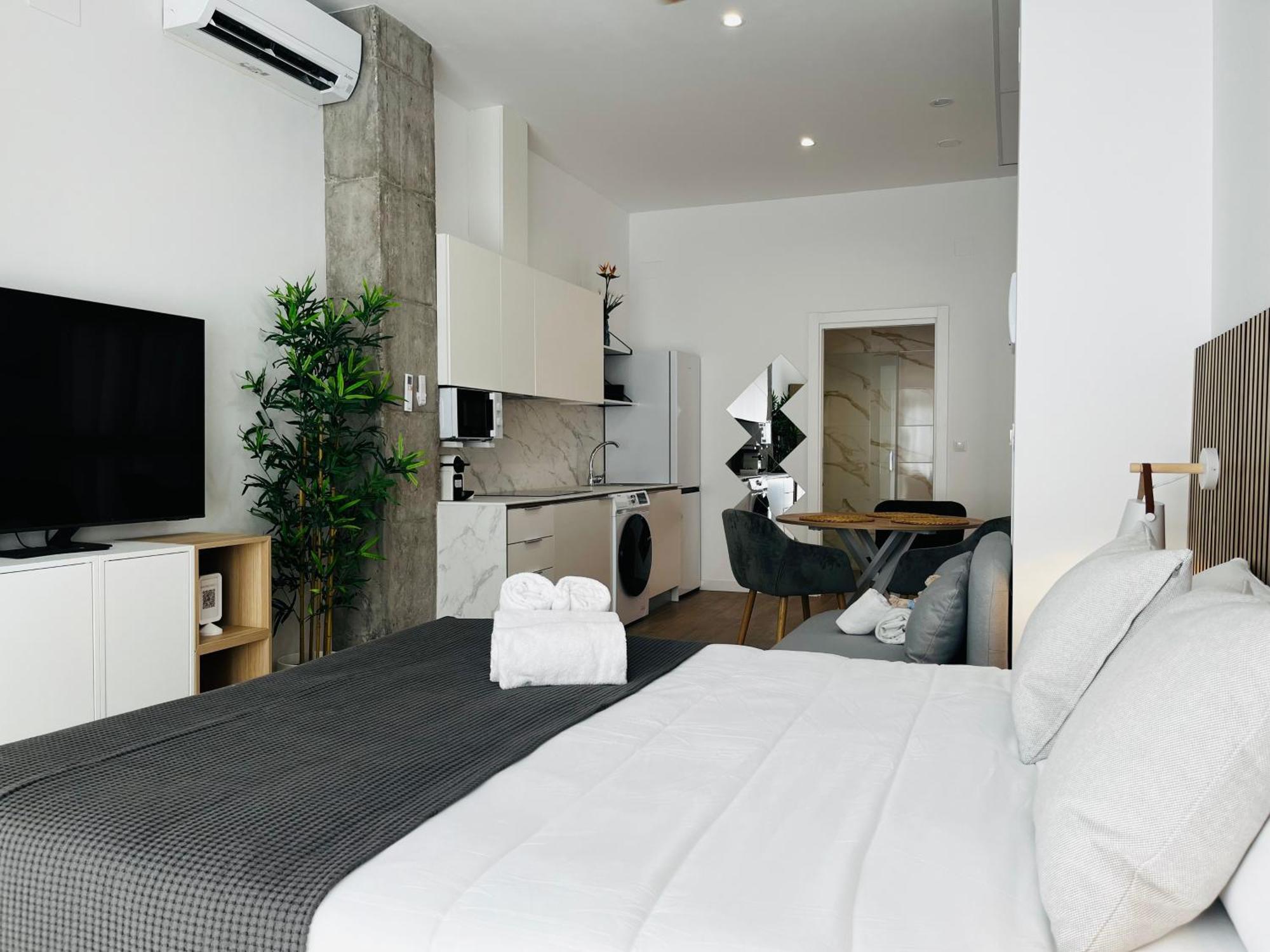 Travel Habitat Mediterranean Suites Valensiya Dış mekan fotoğraf