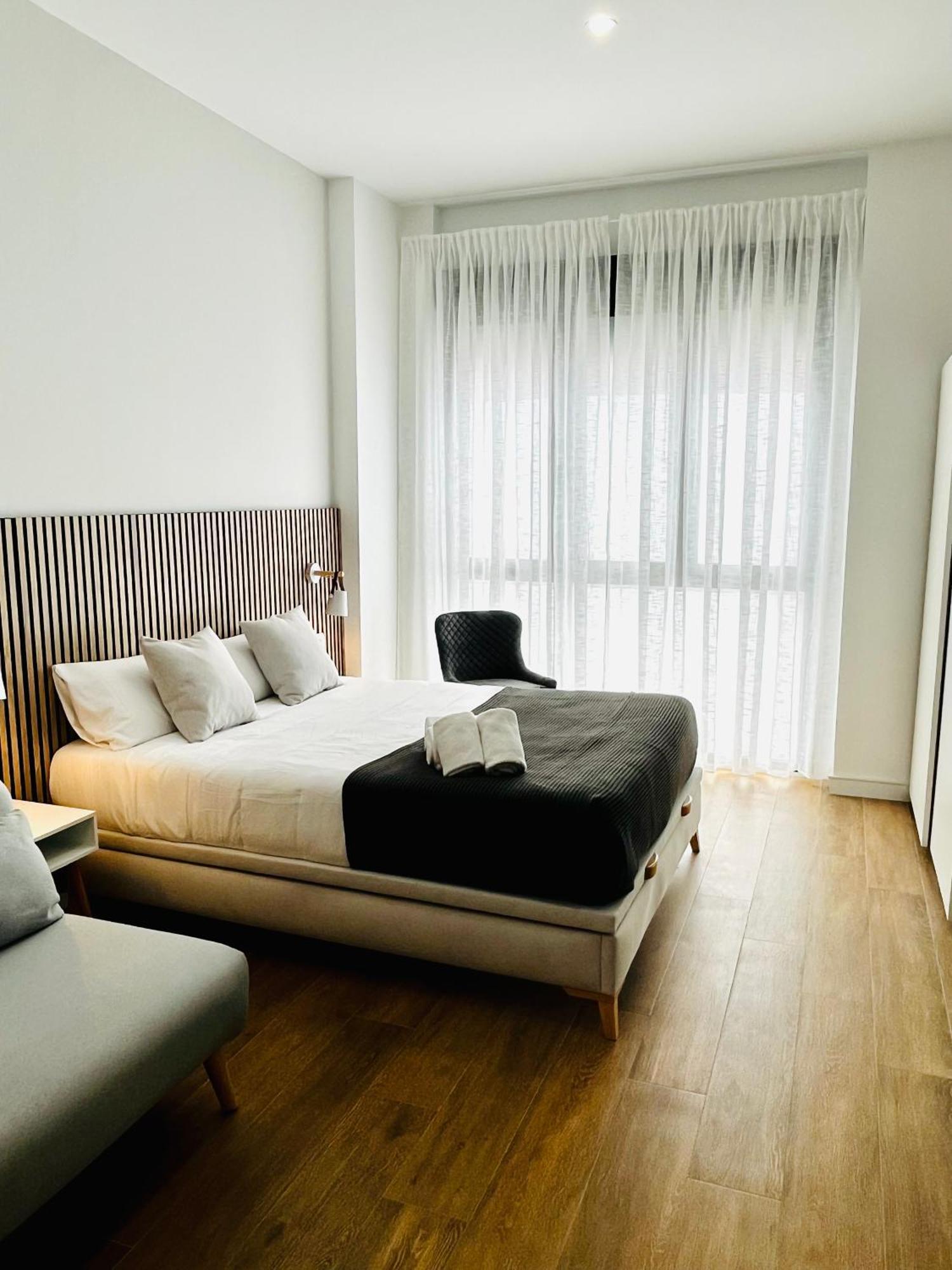 Travel Habitat Mediterranean Suites Valensiya Oda fotoğraf